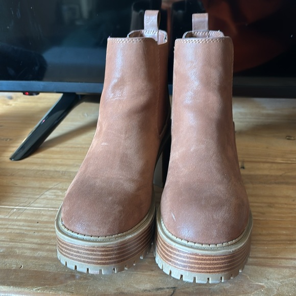 MIA Chelsea Boot - Picture 3 of 4